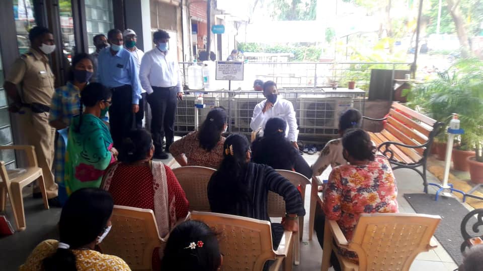 The homes of the residents of Satidevi Colony in Eksar, Talepakhadi , Borivali West were severely damaged due to heavy rainfall that resulted into water coming inside their homes. To discuss this grievance , the local residents of the area visited BJP Pub