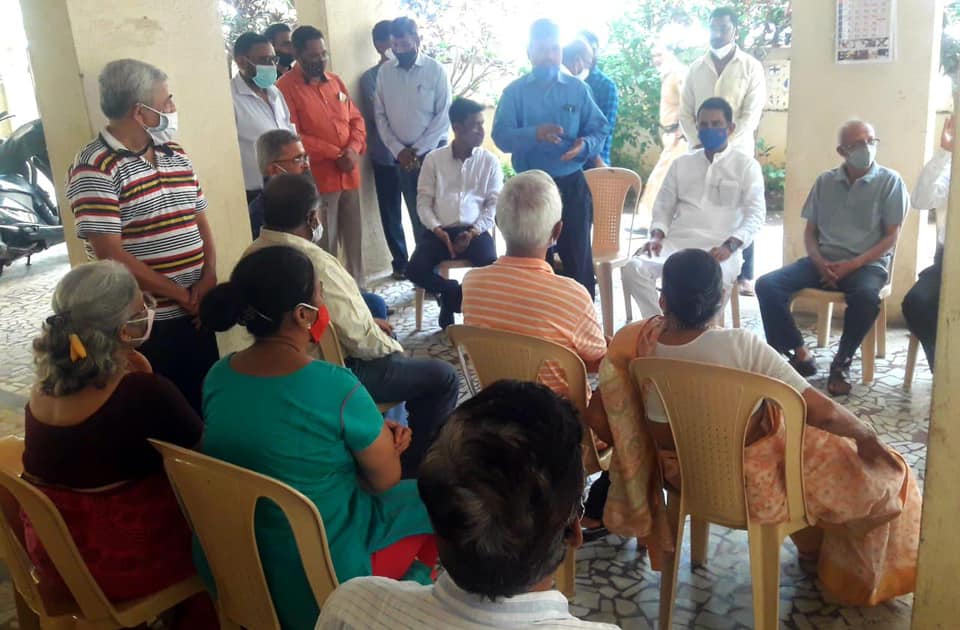 Performed Bhumi Pujan Ceremony for the flooring work that will be carried out using MLA Development Fund at the premises of Dhanshree Gruha Sanstha at Gorai-1, Ward No. 16, Borivali (W). BJP Padadhikaris and Karyakartas were also present!