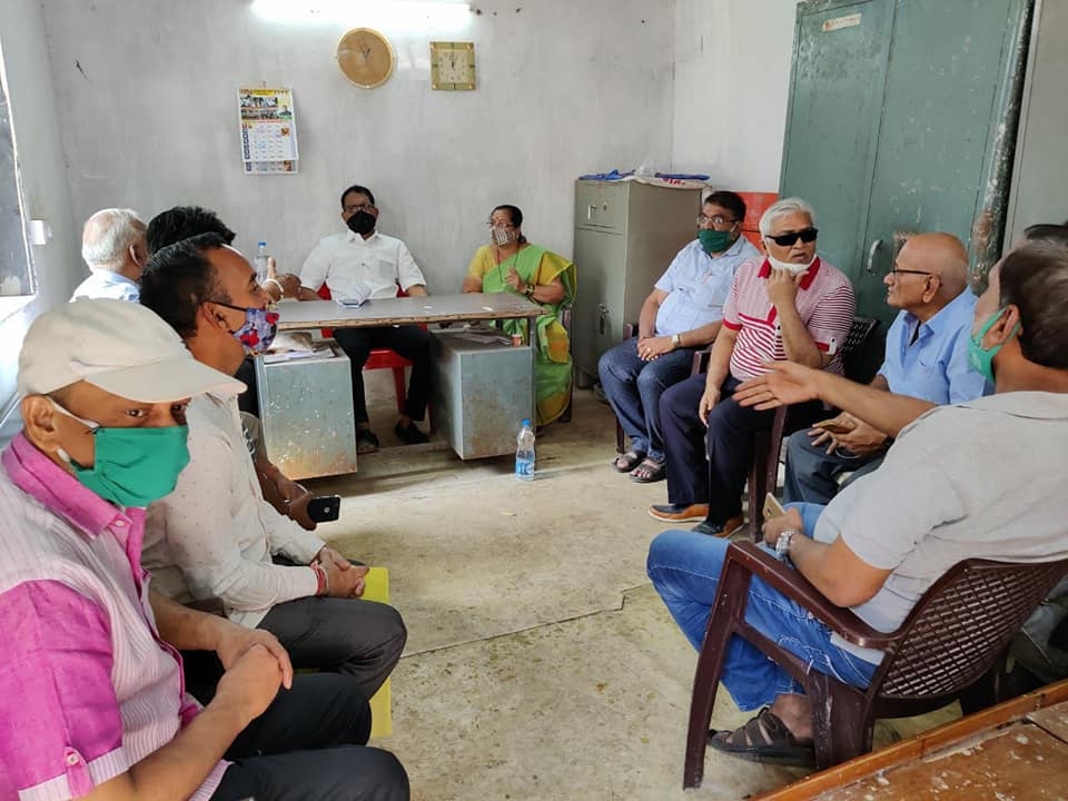 Visited Shri.Ravi Kiran Co-operative Housing Society and interacted with the citizens regarding the problems faced by them. Corporator of Ward no.14, Mrs.Asawari Patil was also present. 