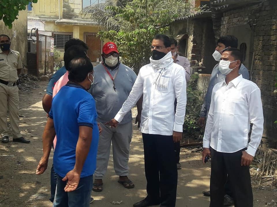 Visited Manori Village Fish Market to inspect the place regarding construction of public toilets for women in the fish market. Due to lack of toilets, women were facing inconvenience. Construction of toilets will start soon.