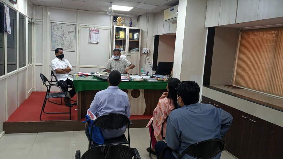 Visited tehsildar Mr. Dhotre's office in Borivali constituency and discussed the problems faced by citizens present.