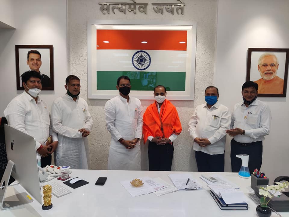 President of Ward no.15 in Borivali visited the BJP Borivali office today. At this time, wished him good luck for future endeavours on his birthday.