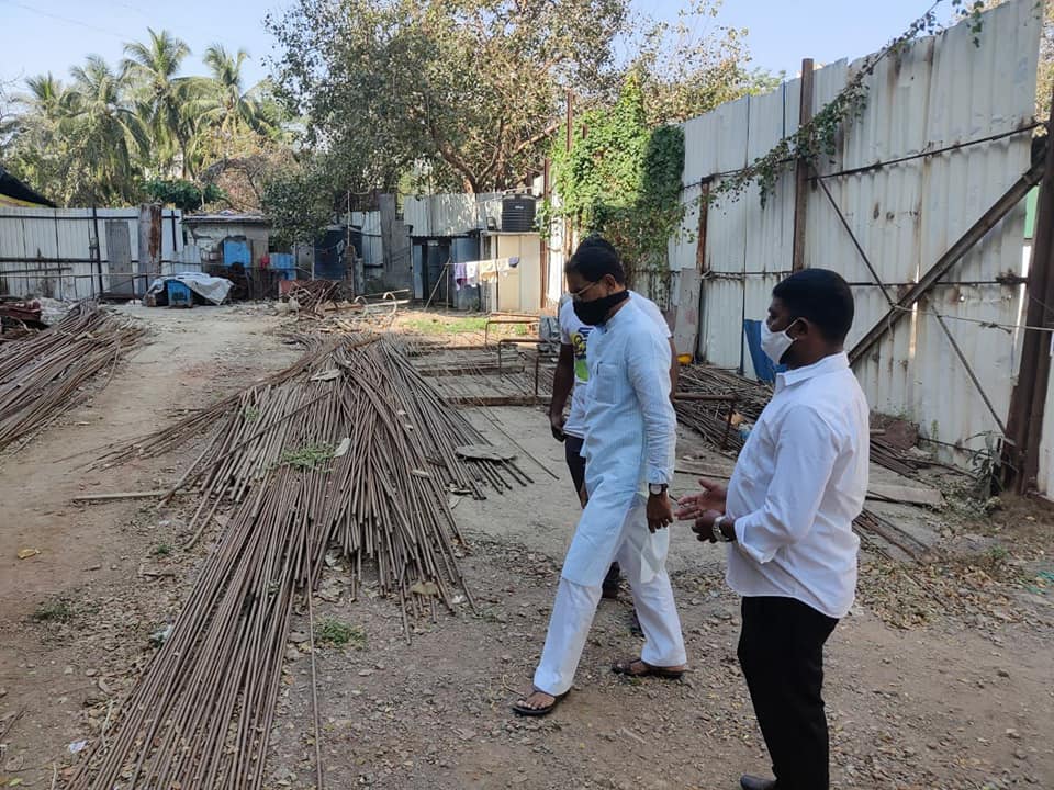 Visited Jaylakshmi Co-operative Housing Society in Poisur ward no.15 and inspected the ongoing redevelopment work of the society.