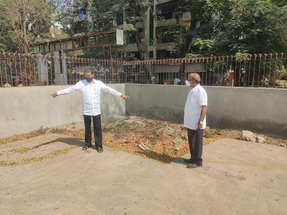 Inspected the ongoing development work of the library at the New MHB colony in Borivali Constituency which is being done by using the MLA development fund along with BJP Karyakartas.