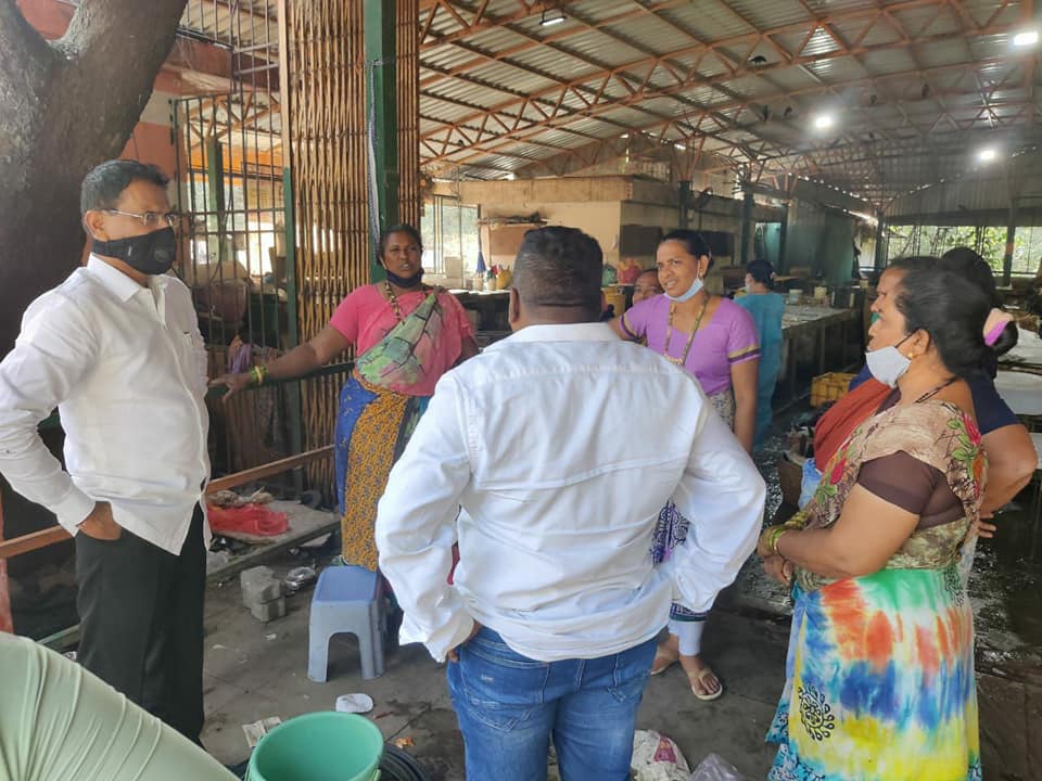 Met the women of Koli community who sell fish at Gorai Jetty Fish Market and interacted regarding the problems faced by them.