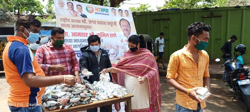 Food packets and water were distributed to the ones in need, at 4 different centers in the Borivali constituency during the time of this global pandemic. A lot of people were fed today as well and to practice social distancing, a queue was maintained. Day