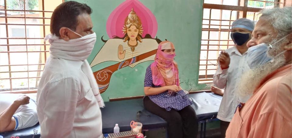 Shri Sunil Rane visited a blood donation drive organized by Amarkant Jha Smriti Pratishthan and Rashtriya Swayamsevak Sangh Janakalyan Samiti (Borivali Division)                                 Encouraged the blood donors who participated in the Blood Don