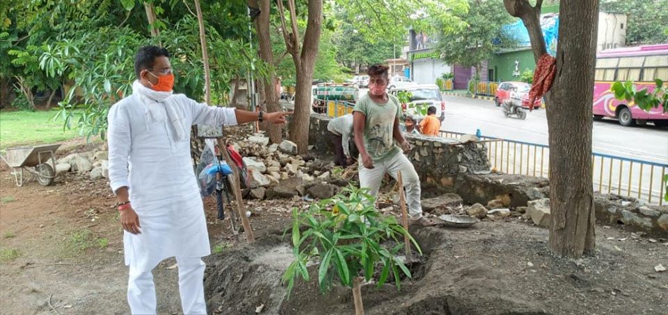 Shri Sunil Rane inspected the ongoing renovation work of Dodia Ground in Borivali Constituency along with my colleagues. The residents of Satya Nagar, Pranay Nagar and nearby areas will be able to avail the benefits of the park soon.