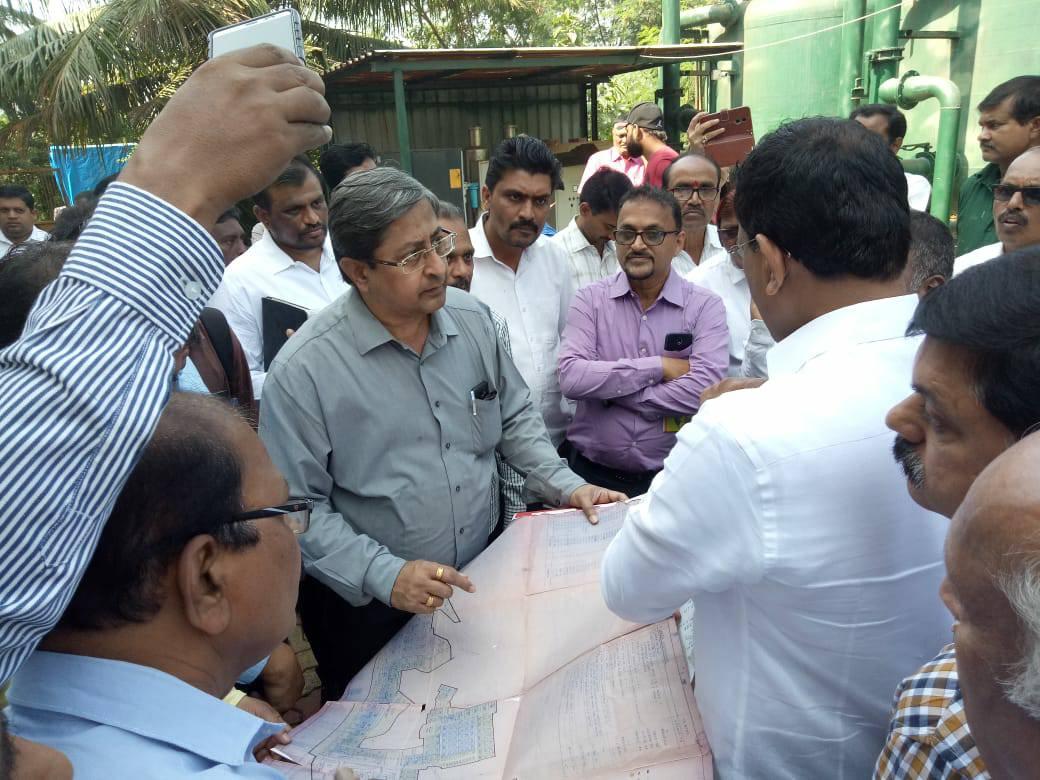 Shri. Sunil Rane visited Charkop sector 8 again this morning to take an update of the foul smell caused by the Sewage Treatment Plant.