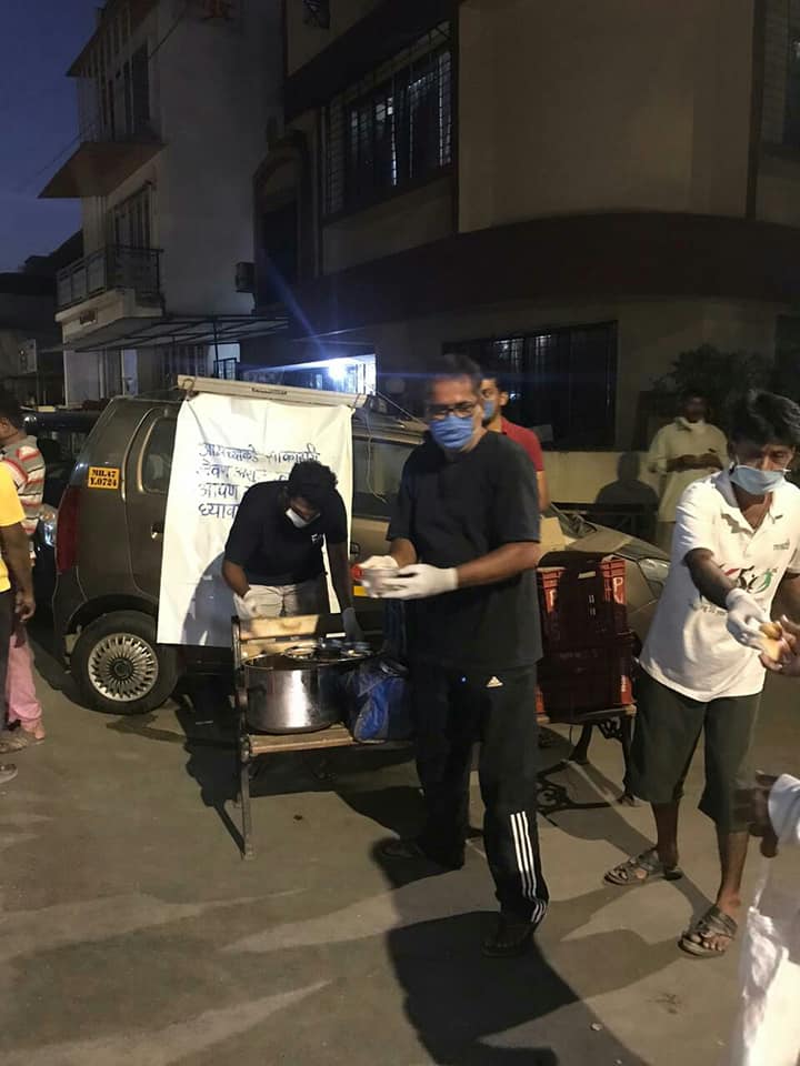 While it is important to stay at home during the time of a global pandemic- # Coronavirus , it is also important that we ensure the welfare of the impoverished section of society. Therefore, cooked meals were dis tribute in Gorai by BJP karyakarta Mr. She