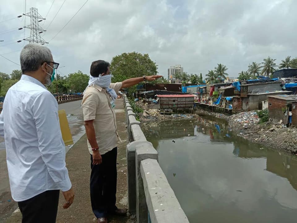Shri Sunil Rane took a stroll around Gorai's Bhim Nagar Khadi area and discussed measures to improve the living conditions there.