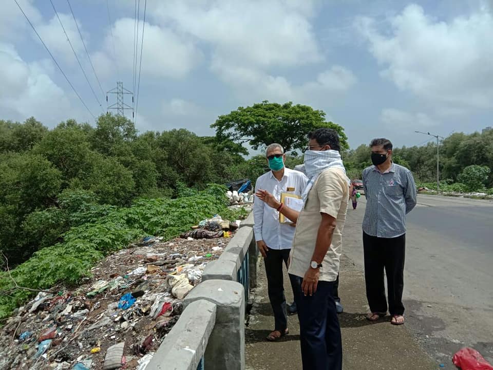 Shri Sunil Rane visited the mangroves area near Nalanda College in Gorai 2, Borivali along with the karyakartas. Discussed the maintenance and upkeep of the area.