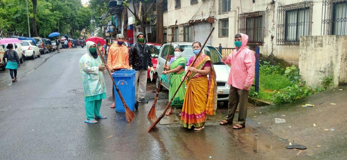 A cleanliness drive was organised at ward no.14 of Borivali Constituency, under the guidance of Corporator Mrs.Asavari Patil. BJP Karyakartas also took part in the clean-up drive and ward no.15 of Borivali Constituency, under the guidance of Corporator Mr