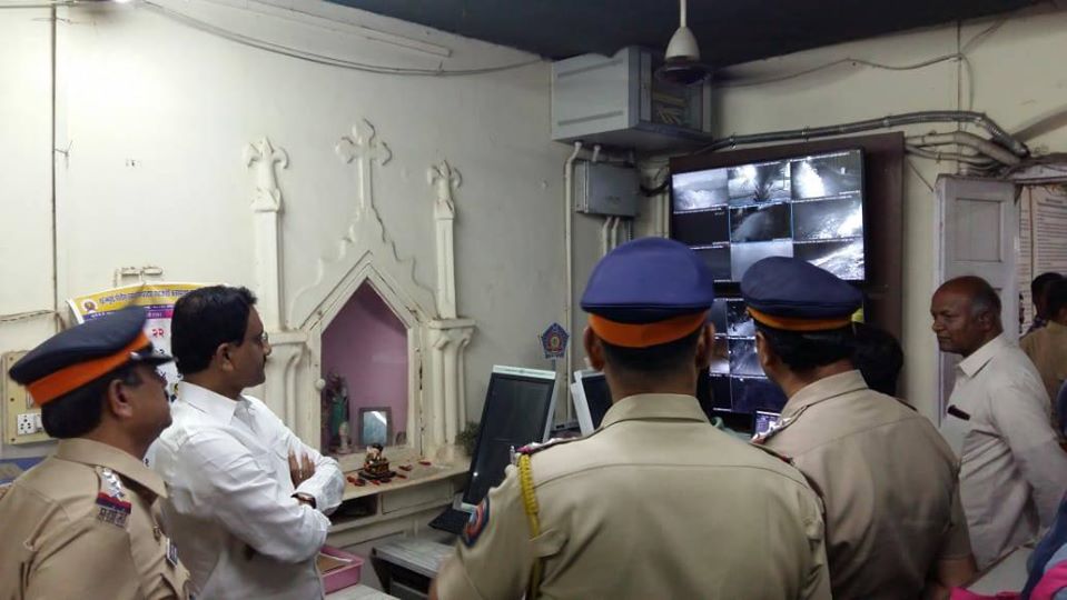 Shri. Sunil Rane late night visit at the Gorai &Manori Police station. Took note of the law & order & discussed the problems of the police station. Furthermore, talked to the police officials regarding their needs.