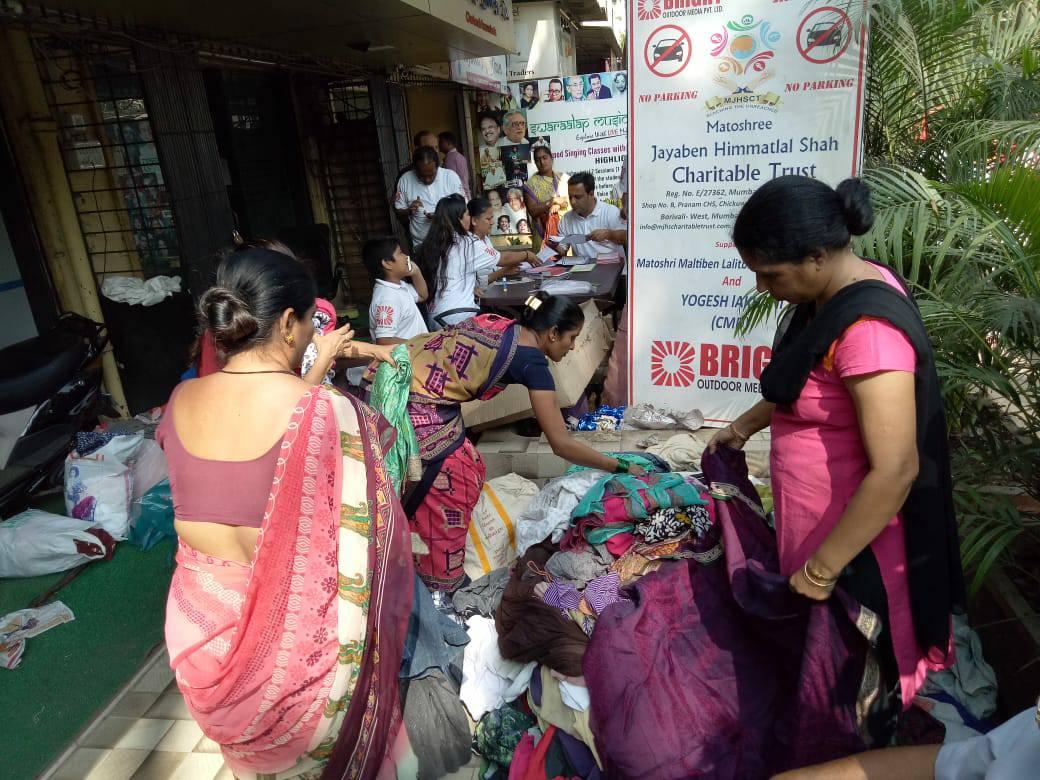 Shri. Sunil Rane visited Free food grains and clothes distribution drive for the needy people organized by 'Jayaben Himmatlal Shah Charitable Trust' in Borivali West.