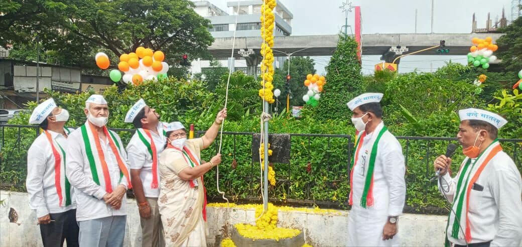 On the occasion of 74th Independence Day, Shri Sunil Rane attended the flag hosting ceremony at Gorai Pragati Chowk and paid homage to our Tiranga. Apart from that, interacted with media that was present at the moment.