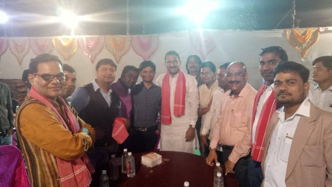 Shri. Sunil Rane attended the 'Litti Chokha Get-together ceremony' organized Mumbai Suburban Journalist union and interacted with Dahisar police Sr. Inspector and a few journalists.