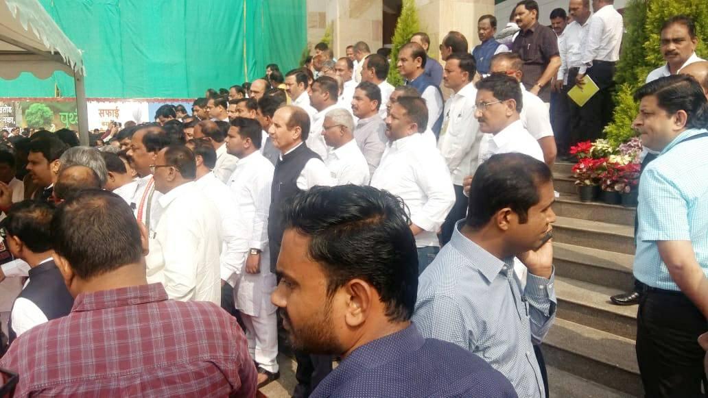 Shri. Sunil Rane interacted with press at Vidhan Bhavan along with the other MLA's of Maharashtra under our spokesman Hon' Shri Devendra Ji Fadnavis on the 2nd day of Nagpur Vidhan Sabha.