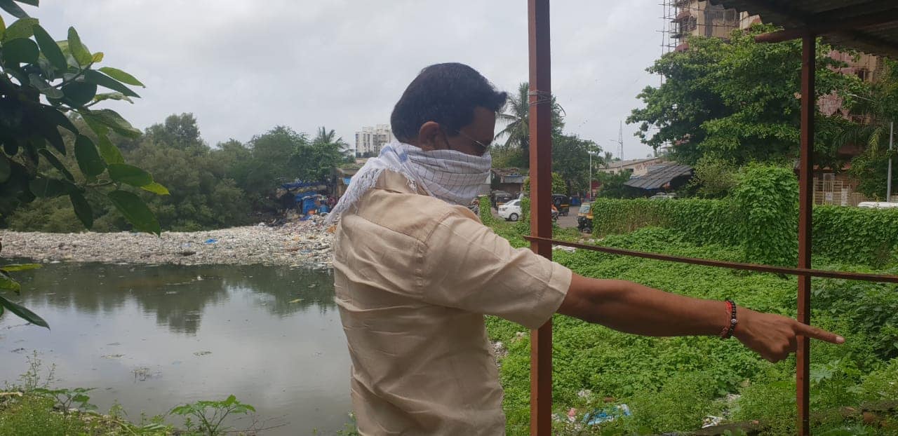 Shri Sunil Rane visited the lake at Charkop in Borivali Constituency along with my colleagues, today.  Discussed about the cleaning the lake and surroundings.