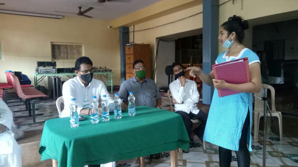 With the current hike in electricity bills due to COVID 19, the fishermen of Gorai Gaon are facing issues. Shri Sunil Rane visited Gorai Gaon across the creek to understand their issues and discussed necessary measures with Father Edward from Gorai Church