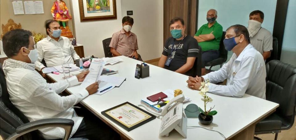 At the BJP Borivali office, Shri Sunil Rane met Mr.Parag Bhatt, (Tejprakash Mitra Mandal) along with Nagarsevak ward No.10 Mr.Jitendra Ambalal Patel to discuss about the development plans of Borivali.