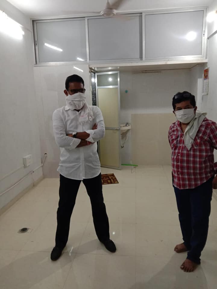 Shri Sunil Rane visited the new BJP office that is being set up at Charkop along with karyakartas and discussed regarding the issues of a few citizens of the area.