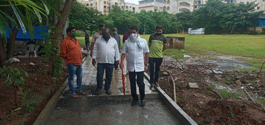 Shri Sunil Rane inspected the ongoing developmental work of a ground near Pavandham in Borivali Constituency along with BJP karyakartas, today.