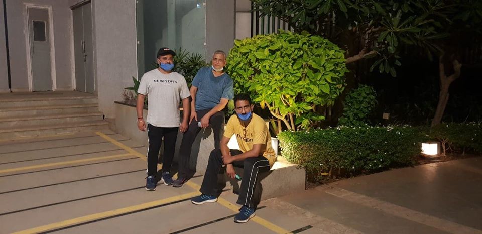 A picture taken at my building gate, after a stroll in the Borivali Constituency, to spread awareness about the precautions to be taken to prevent #Coronavirus, urging citizens to follow the #JanataCurfew tomorrow from 7 am to 9 pm.