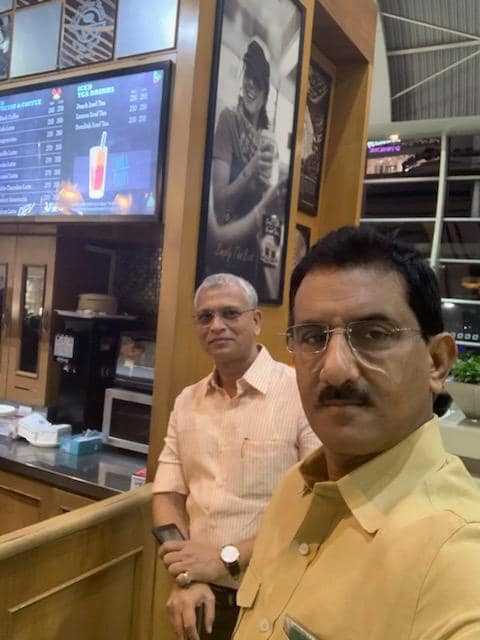 Shri. Sunil Rane in support of our Great Freedom Fighter, Late Hon' Swatantrya Veer Savarkar Ji, marched our way from Borivali to Dadar in 6 hours, a 28km long stretch i.e. from 4:15 pm to 10:15 pm yesterday headed to Nagpur this morning for attending the