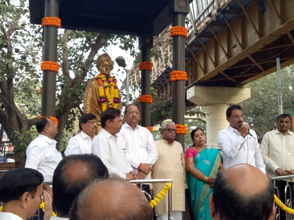 Shri. Sunil Rane paid my respects to Swami Vivekananda Ji on the occasion of his Birth Anniversary at Swami Vivekananda Road, Borivali.
