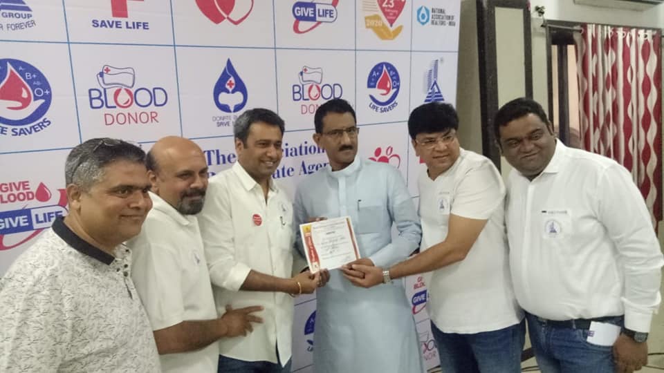 Shri Sunil Rane attended a Blood Donation Camp organized by 'The Association of Real Estate Agents', at Sarvodaya Hall, L.T. Road, Borivali West.