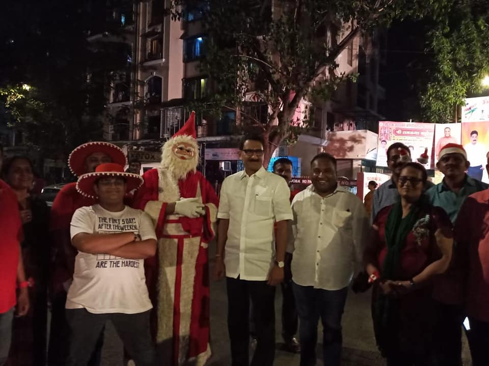 Shri. Sunil Rane came across a group of people from the Christian Community who were heading for a prayer, while I was on my way to Gorai for an event. Stopped my car to wish them MerryChristmas .