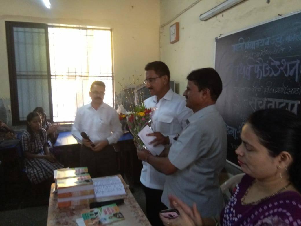 Shri. Sunil Rane distributed Model Question Paper Books to the SSC students of Pragati Vidyalaya in Gorai 2, Borivali West, to help them prepare well and wished them luck for their upcoming board exams.
