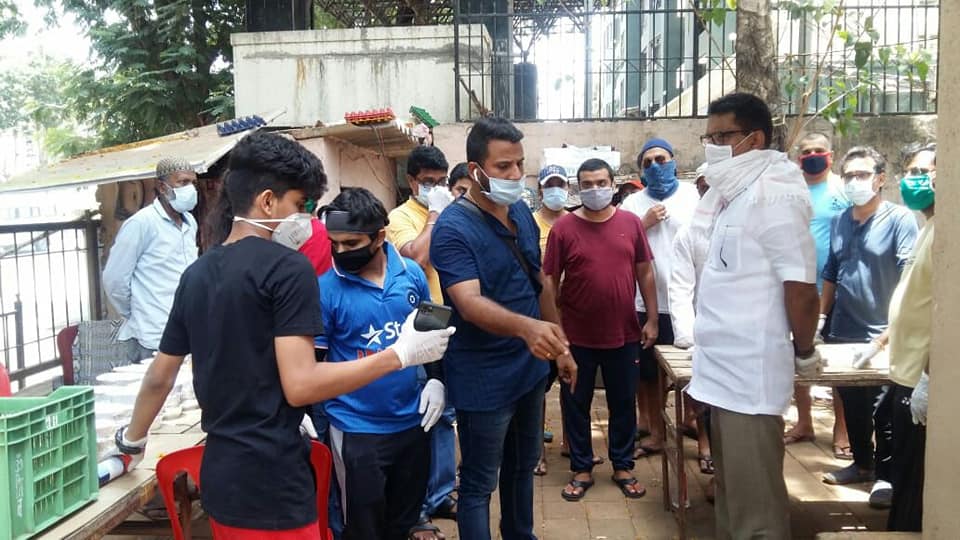Since the lockdown has begun, 62,000 packets of cooked food have been distributed through the food donation center located at BMC's Chhatrapati Sambhaji Raje Bhosale Ground, Borivali East, under the 'Food For All' initiative undertaken by Mr. Karan Menon.