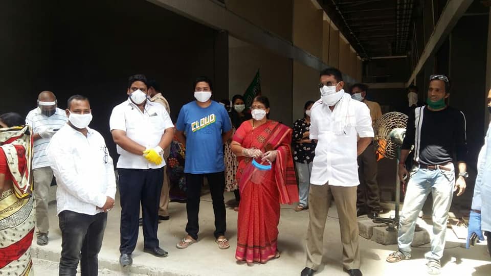 BJP, Borivali's 'Doctor at Your Doorstep' initiative served the citizens of Ward 16 in the presence of Corporator Mrs. Anjali Khedkar at Shiv Sai Ganesh SRA Society. Ward President Prateek Salvi, General Secretary Rajesh Gupta, Mandal President, Amar Meht