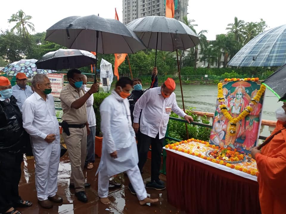 On the occasion of Bhumi Pujan ceremony of the magnificent temple at the birthplace of Lord Rama.  Today at the Veer Savarkar Park in Borivali worshipped the Idol of Lord Rama along with MP Shri.Gopal Shetty, a few Corporators of the Region and Karyakarta