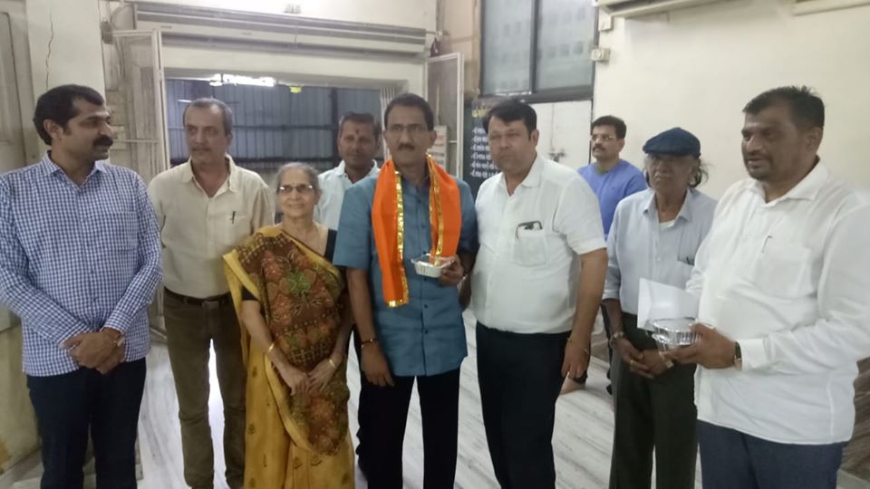 Shri. Sunil Rane made a visit to Shyam Kunj Haveli with few karyakartas at Chandavarkar Road, Borivali West.