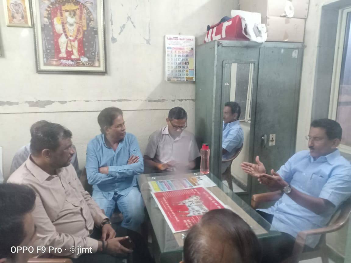 Shri. Sunil Rane congregated a meeting with the residents of Borivali this evening. Furthermore, visited Shree yogeshwar mahdev mandir at Yogi nagar, ward no 9/10.