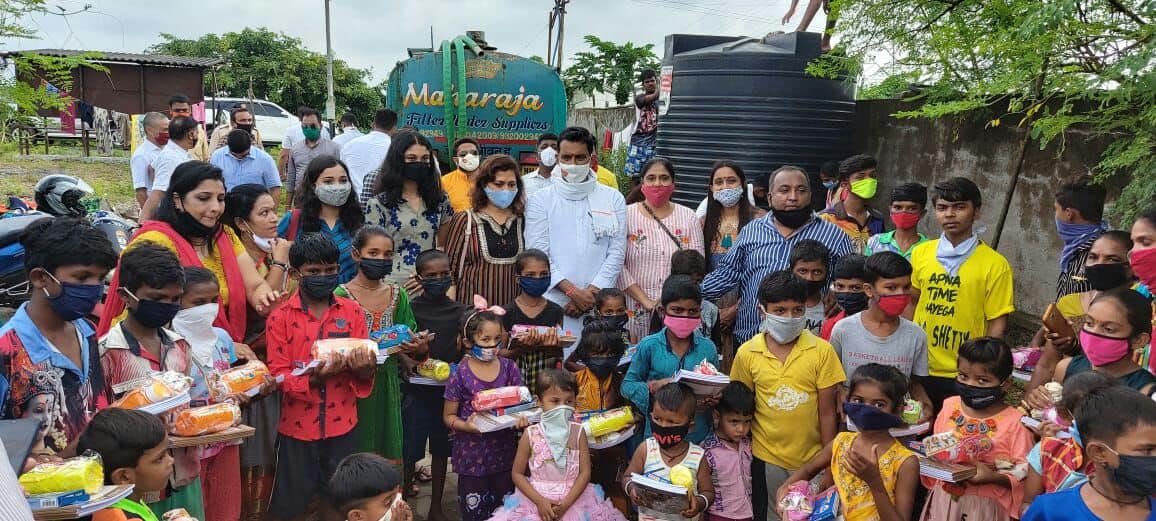 On the occasion of Seva Din, Atharva Foundation and distributed notebooks, geometry boxes, water bottles, etc, to the children of Manori, Gorai, Jamdar Pada, Munda Pada, and Mothi Dongri in Borivali Constituency.