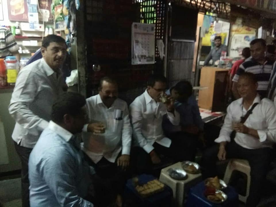 While completing the routine schedule, stopped by a tea stall with the team this evening, at Kastur Park, Borivali.