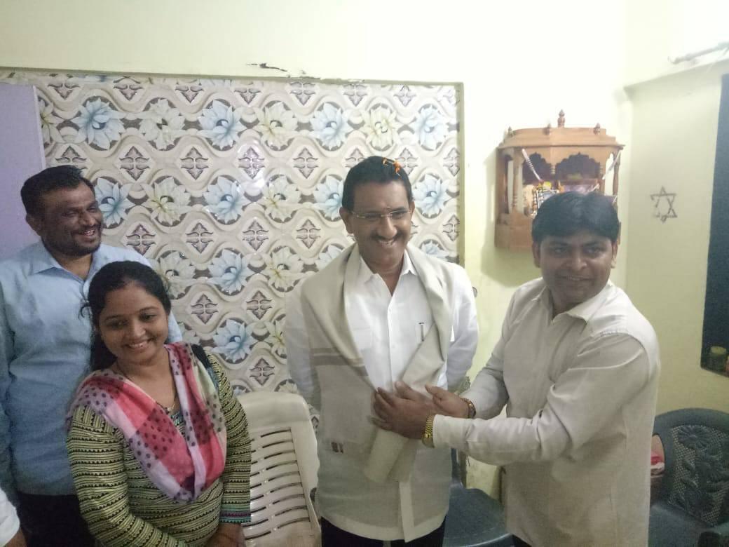 Shri. Sunil Rane stopped by the residence of our karyakarta of Ward no. 14, Sunil Kadam last night and interacted with his son who plays the tabla with incredible ease!