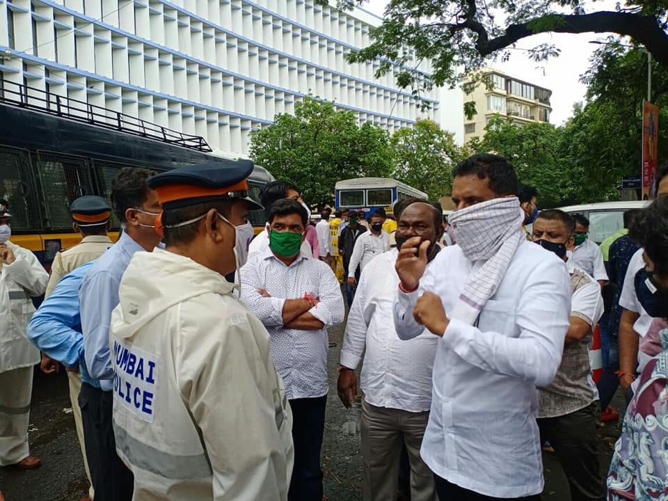 Assembled at the Bharatiya Janata Party, Mumbai Office, Nariman point, in support of Atmanirbhar Bharat pakage, along with BJP Mumbai President Shri.Mangal Prabhat Lodha, MP Shri.Gopal Shetty and all the other BJP Officials as well as Karyakartas, today.