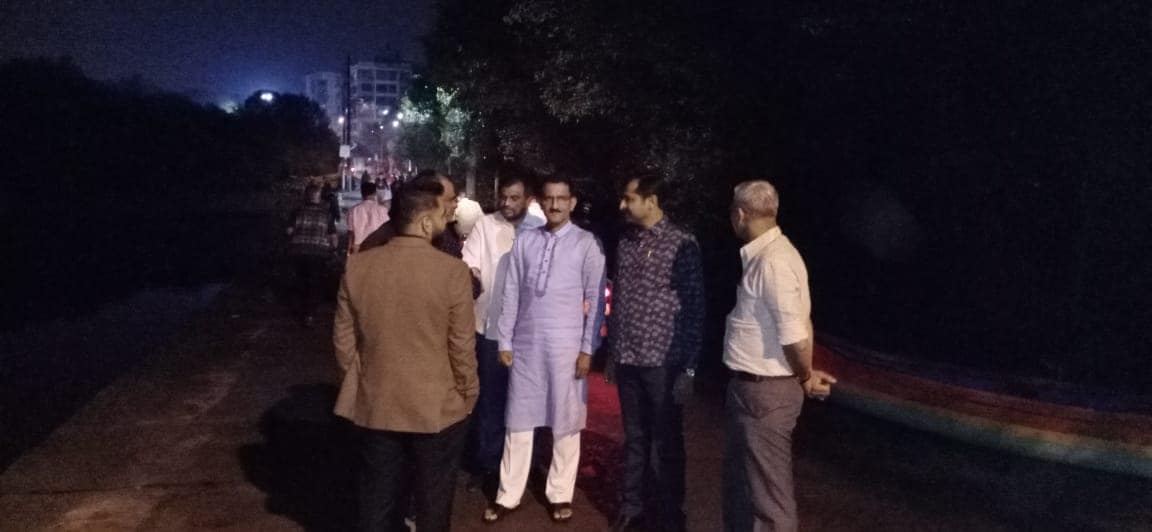Shri. Sunil Rane visited late night stroll at Gorai village after a long drive from Lonavala.