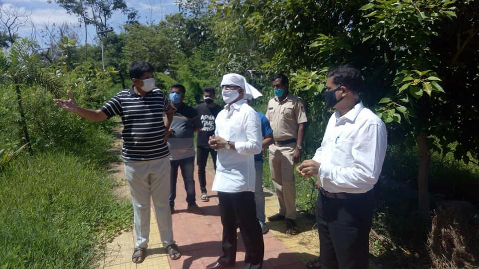 Shri Sunil Rane visited Sangharsh Maidan at Charkop Sector No.8 in Khandivali West along with Karyakartas and discussed about the beautification of the ground.