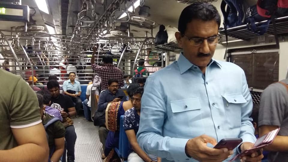 Shri. Sunil Rane started the morning by attending the '#BudgetSession2020'. After the Vidhan Bhavan session returned back to #Borivali to complete the day's schedule, and now, heading to Dadar by the local train, to attend a BJP meeting.