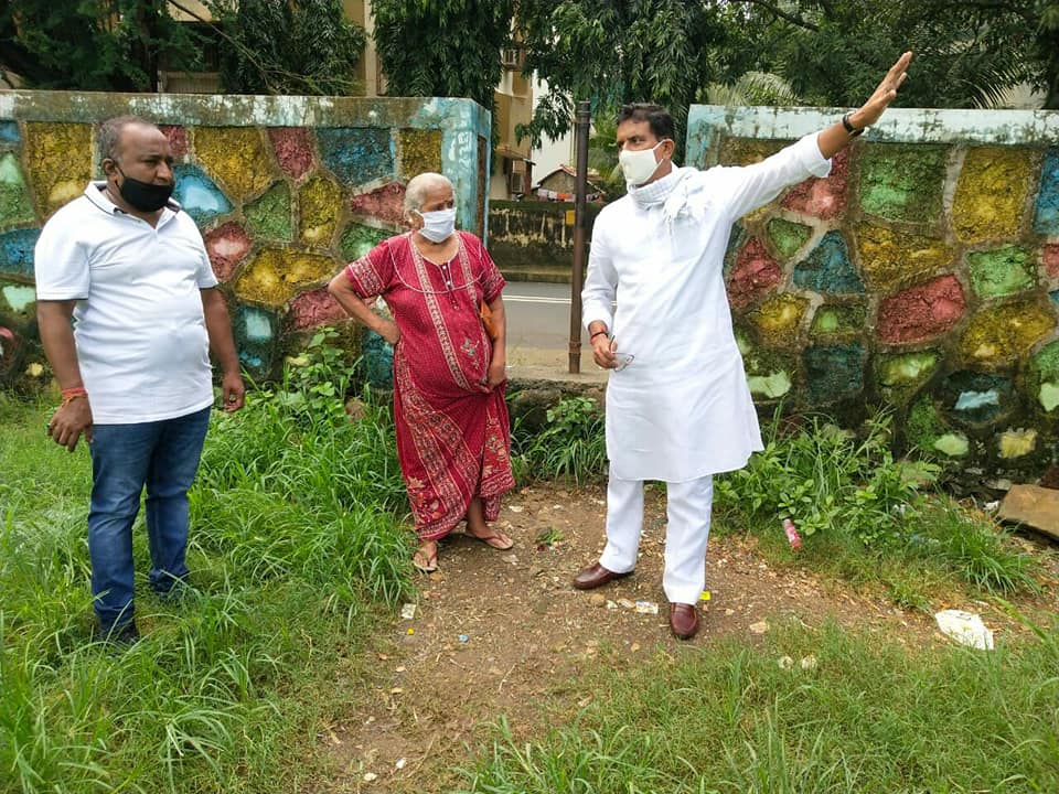 Shri Sunil Rane visited Gavdevi Ground, chikoowadi, Shimpoli in Borivali Constituency along with Ex-Corporator Mr.Shiva Shetty, today. Inspected the ground for construction of cricket pitch, jogging tracks, and other sports activities.
