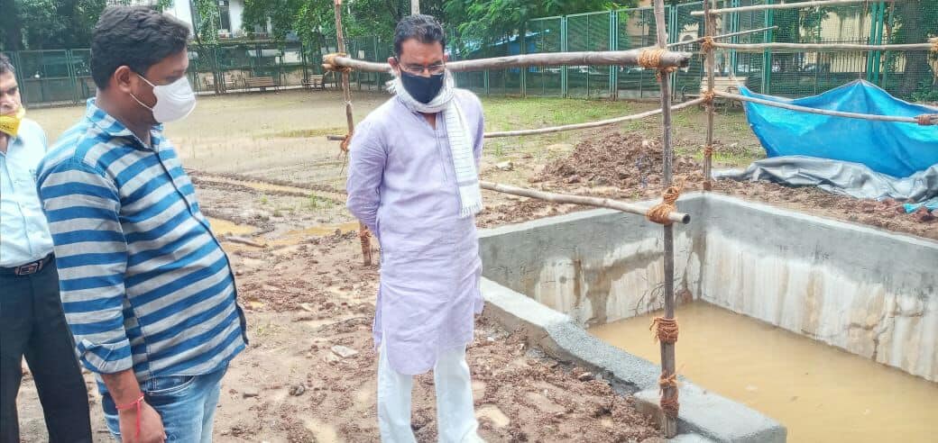 The Mumbai Municipal Corporation has constructed an artificial pond in Sukarwadi, Borivali East for the immersion of ganpati bappa. Shri Sunil Rane visited the place along with my colleagues and inspected the pond.