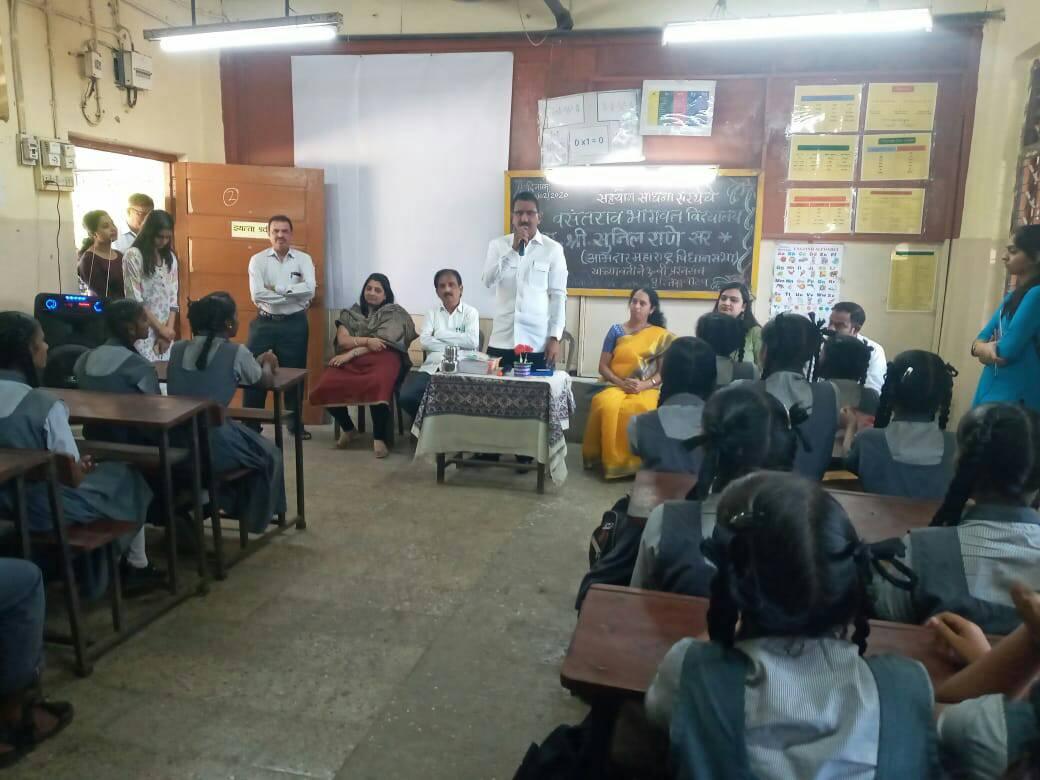  Shri. Sunil Rane Visited Vasantrao Bhagwat School at Sector 4, Charkop, Kandivali West, to distribute 