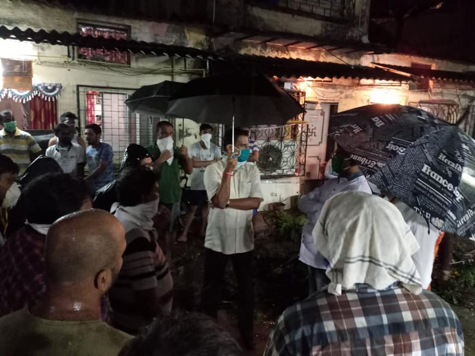 Shri Sunil Rane visited 402, Matrukrupa Society, Charkop Sector 4 located in Borivali Constituency along with my colleagues and took stock of the situation after we got information about a fallen tree due to the cyclone. Promised full support to the resid