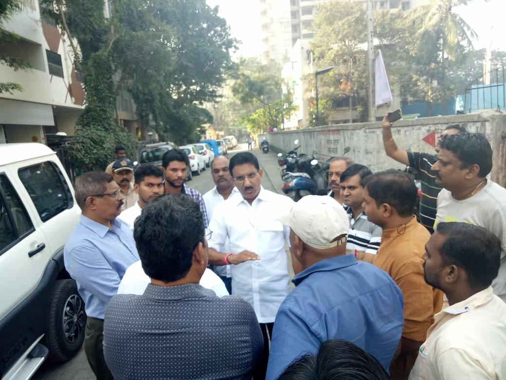 Shri. Sunil Rane took a stroll at Rajendra Nagar, Borivali East this morning. Interacted with the citizens there.